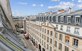 Flat Near Le Louvre